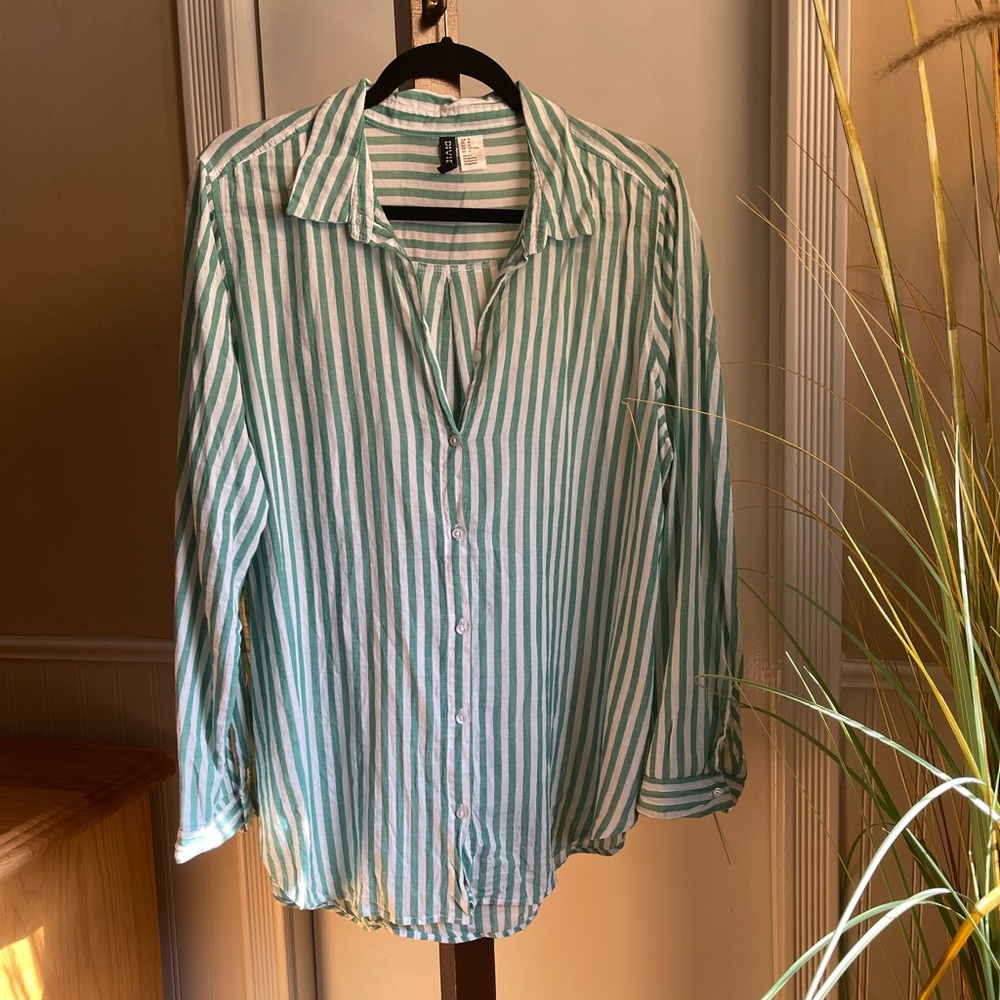 H&M summer stripped flowy top